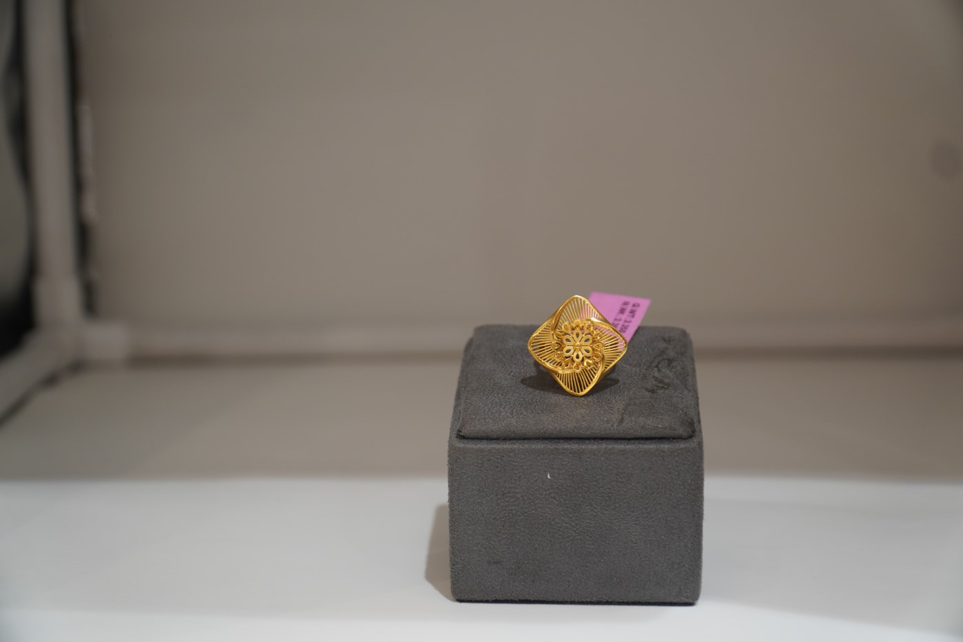Ladies' Gold Ring - C066