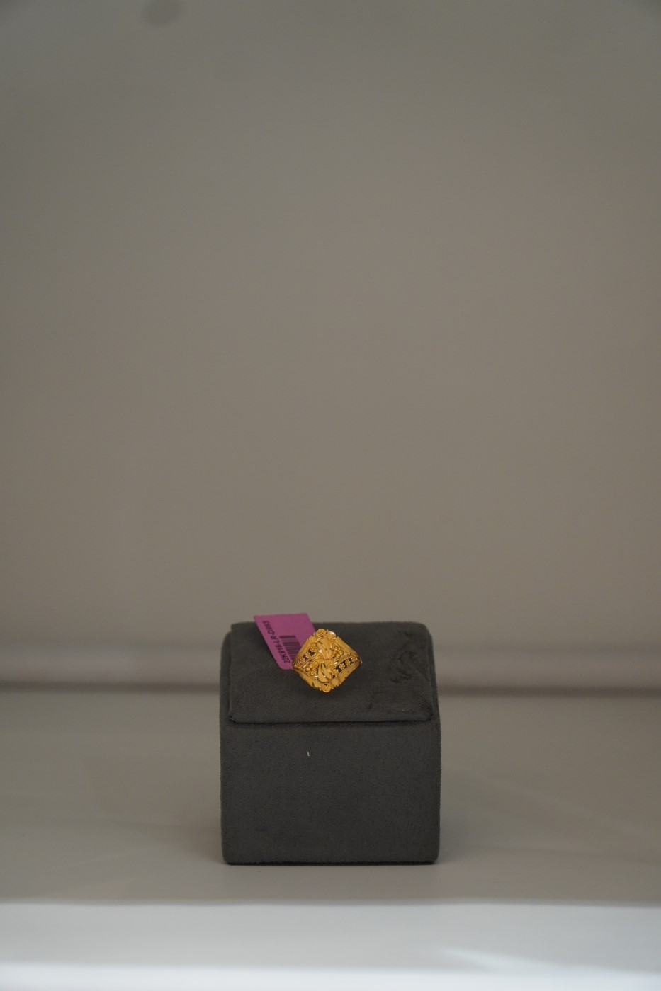 Ladies' Gold Ring - D993 view 2