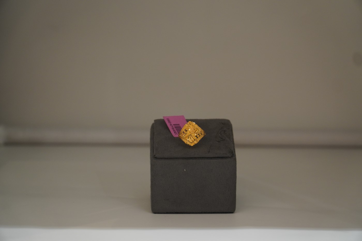 Ladies' Gold Ring - D993