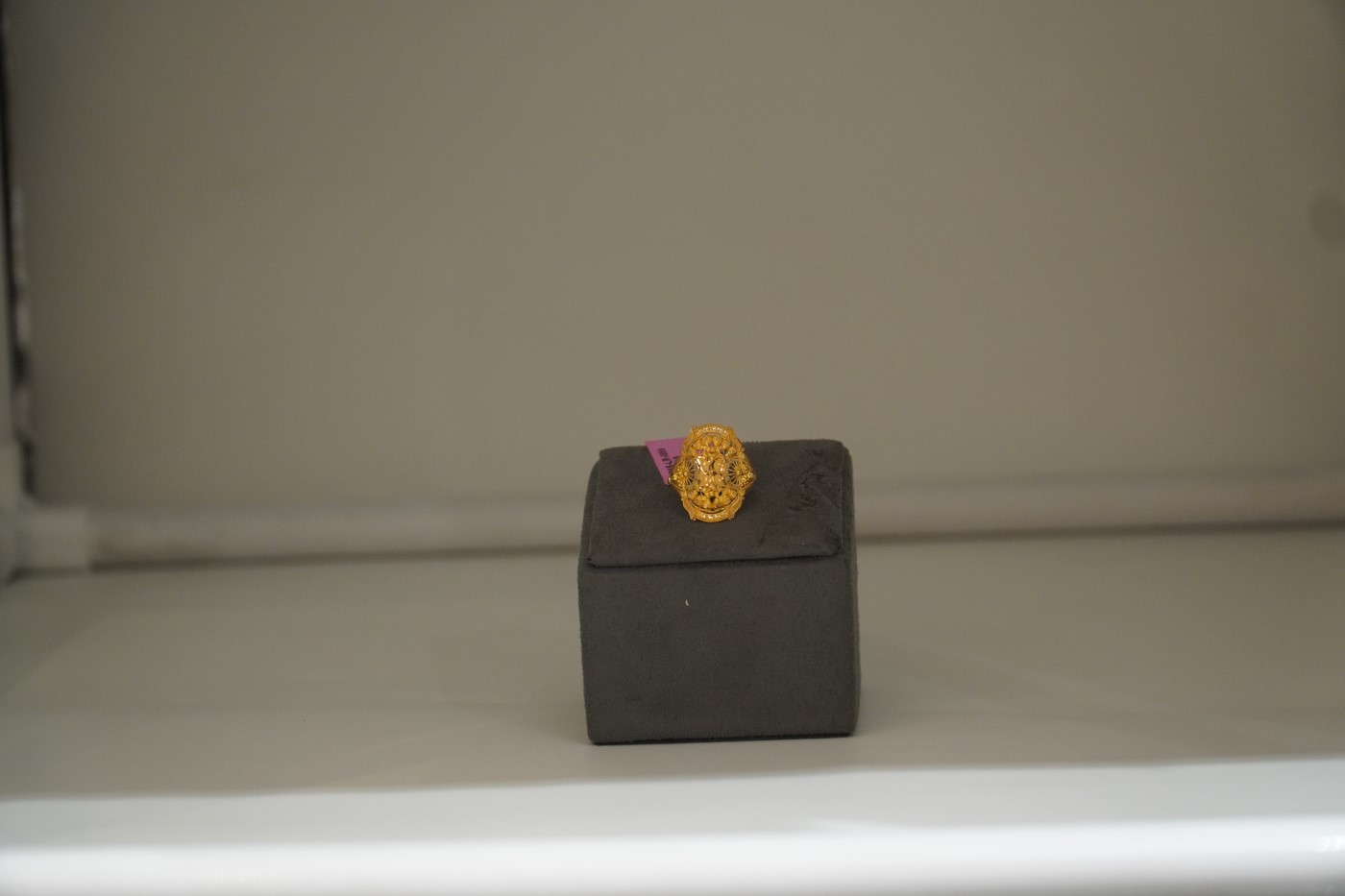 Ladies' Gold Ring - I969