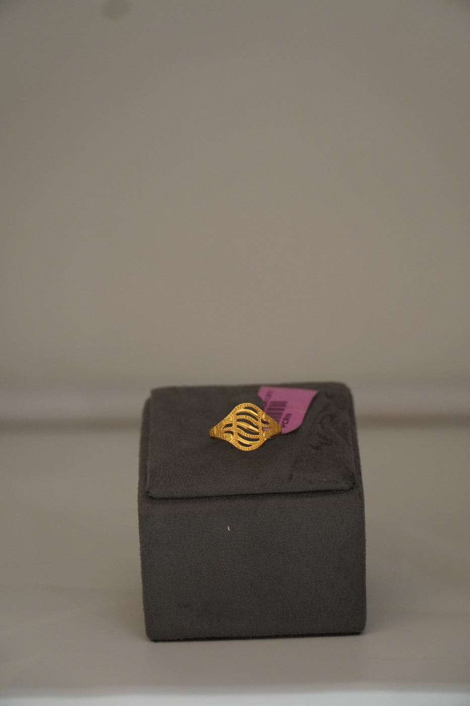Ladies' Gold Ring - L911
