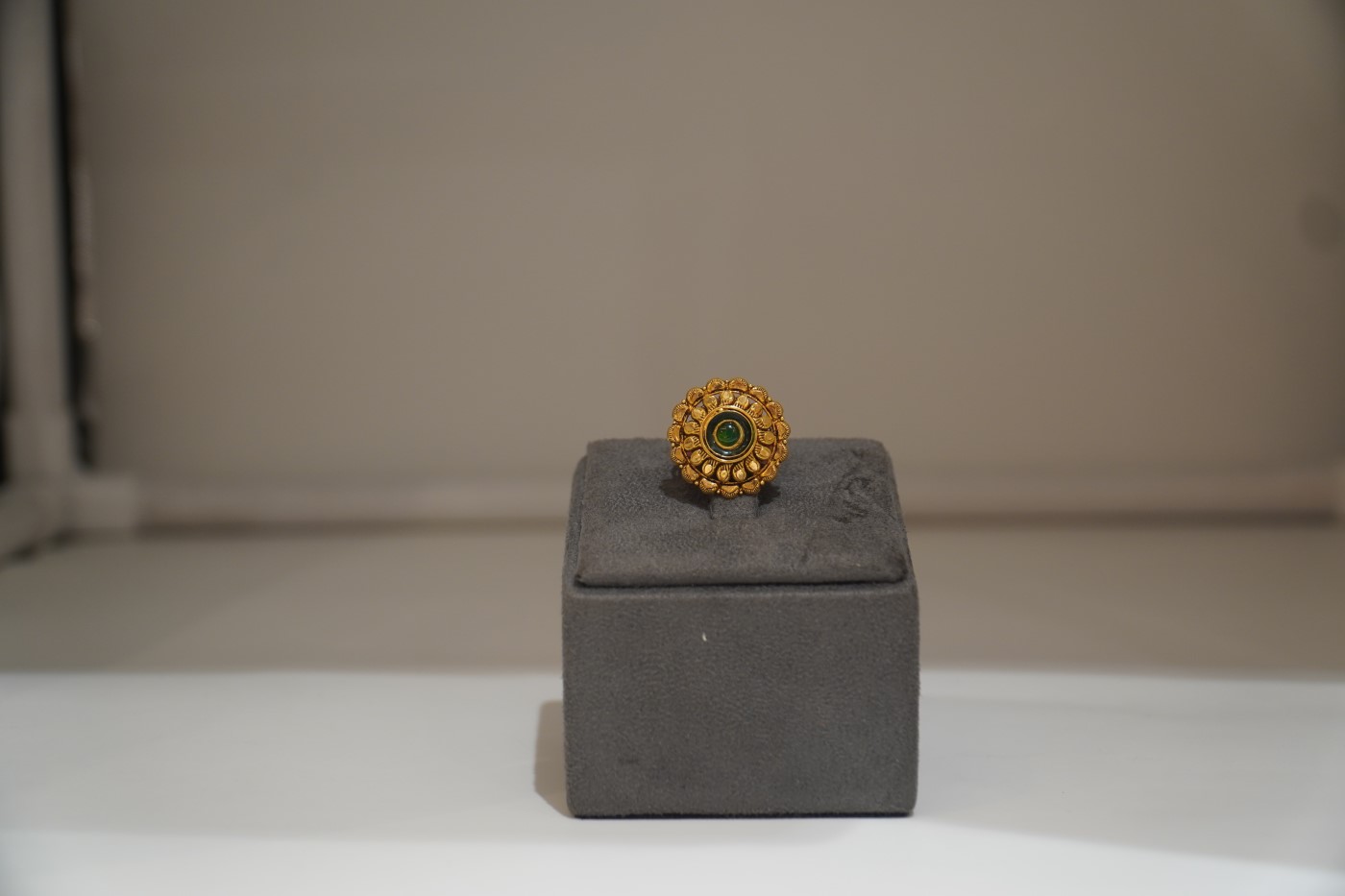 Ladies' Gold Ring - Q693