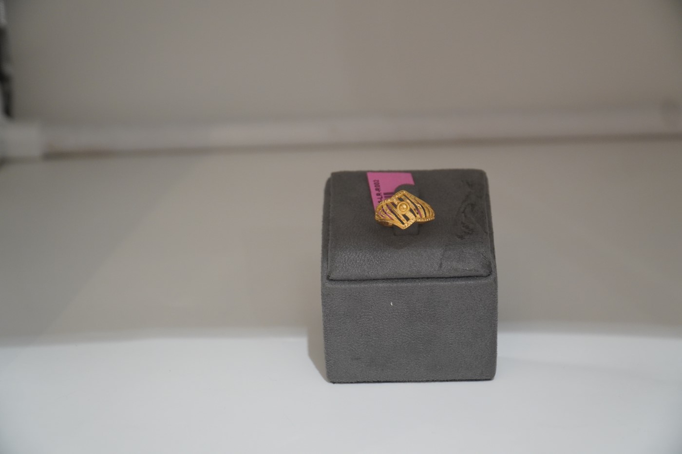 Ladies' Gold Ring - R002