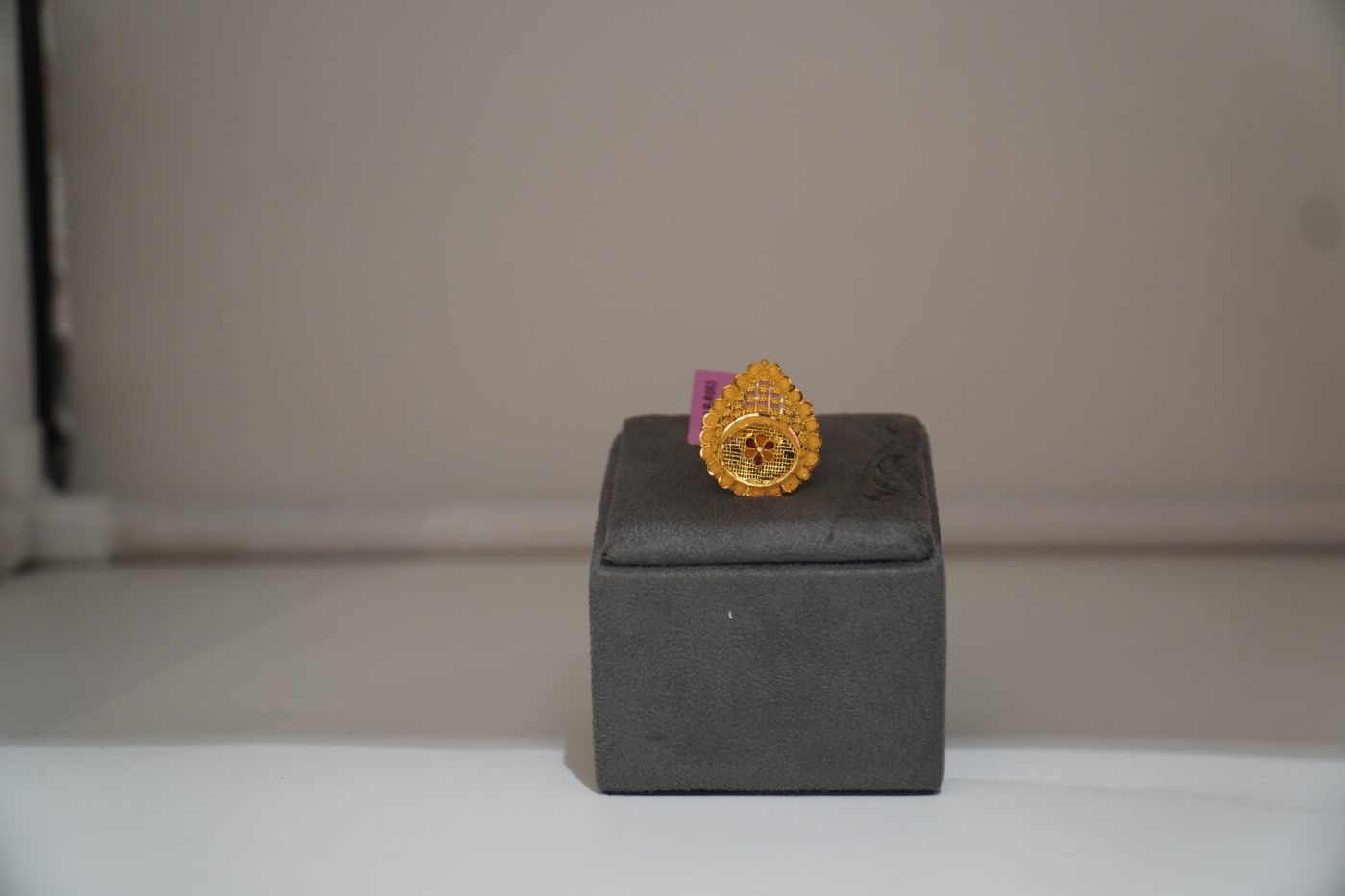 Ladies' Gold Ring - R063 view 2