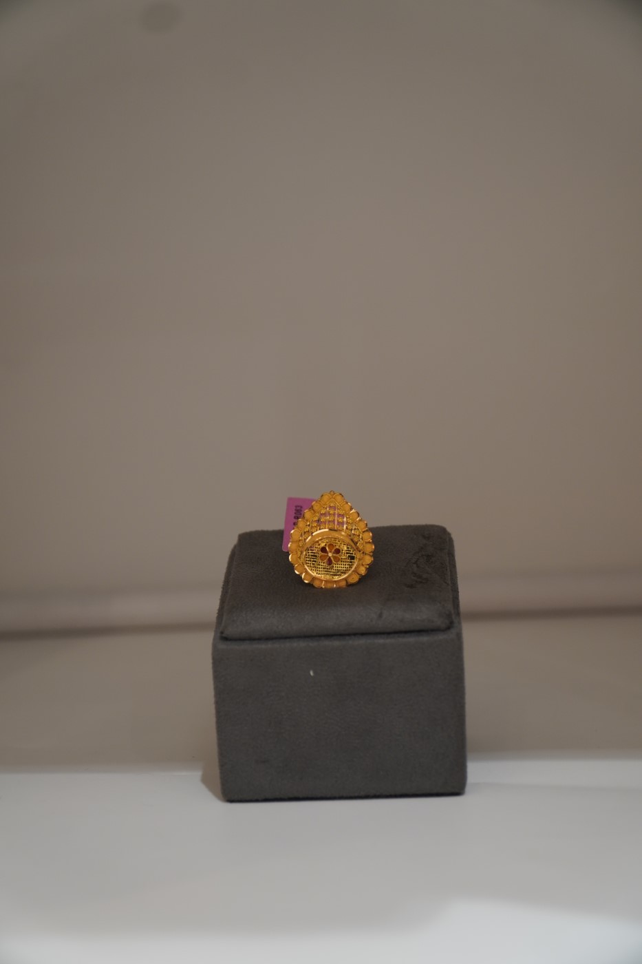 Ladies' Gold Ring - R063