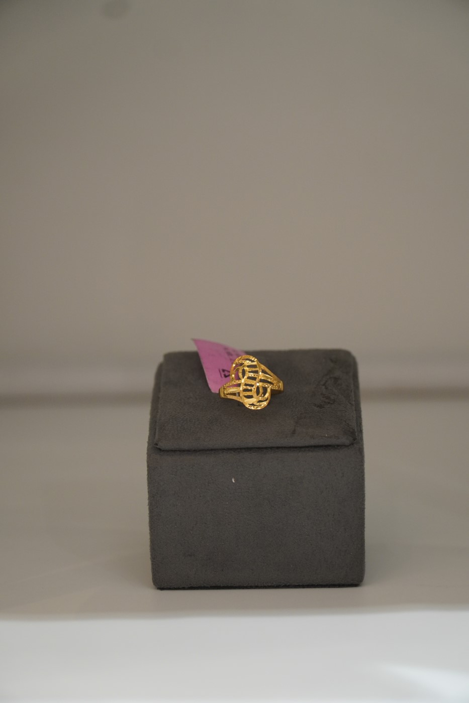 Ladies' Gold Ring - R885 view 2