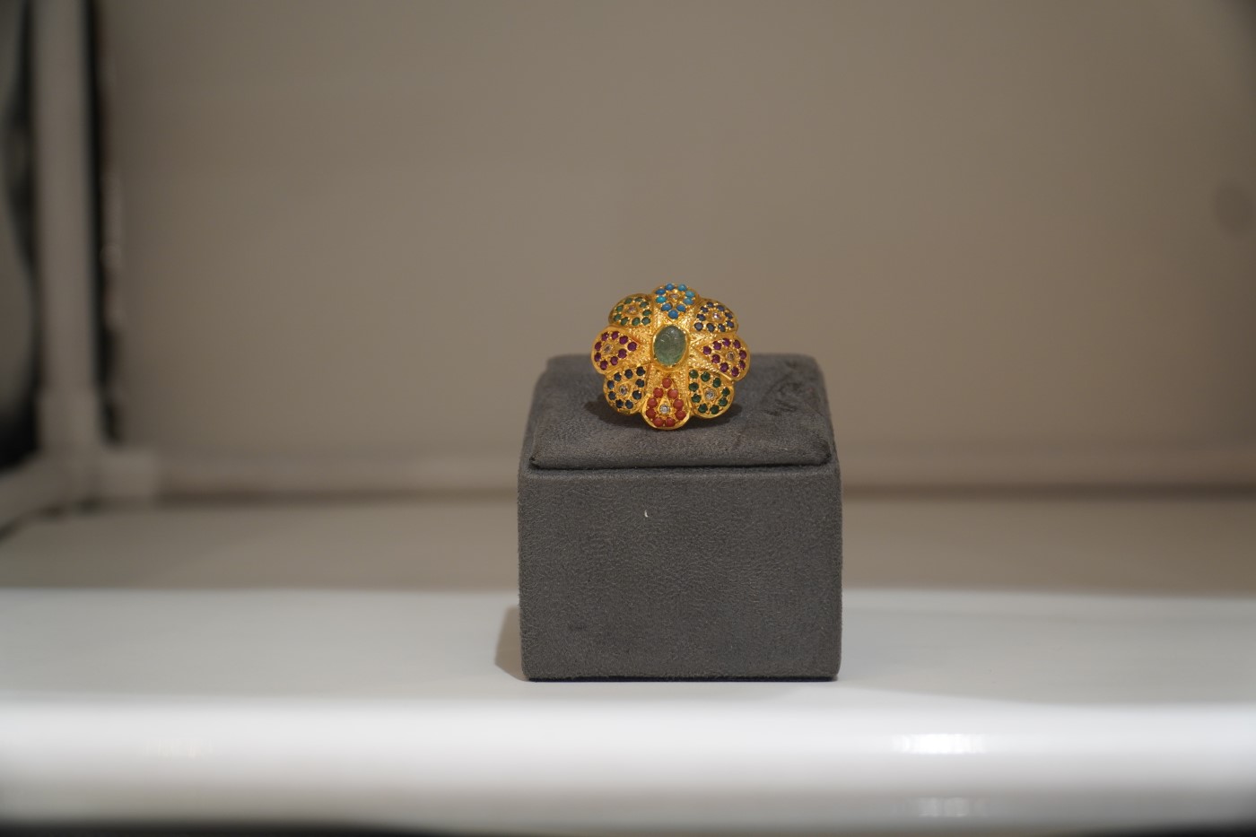Ladies' Gold Ring - T998 view 3