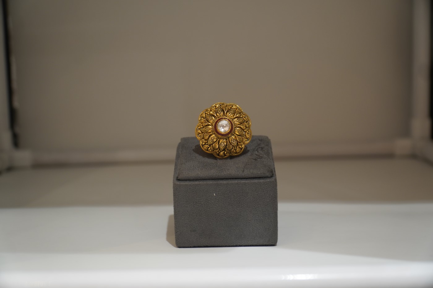Ladies' Gold Ring - U995