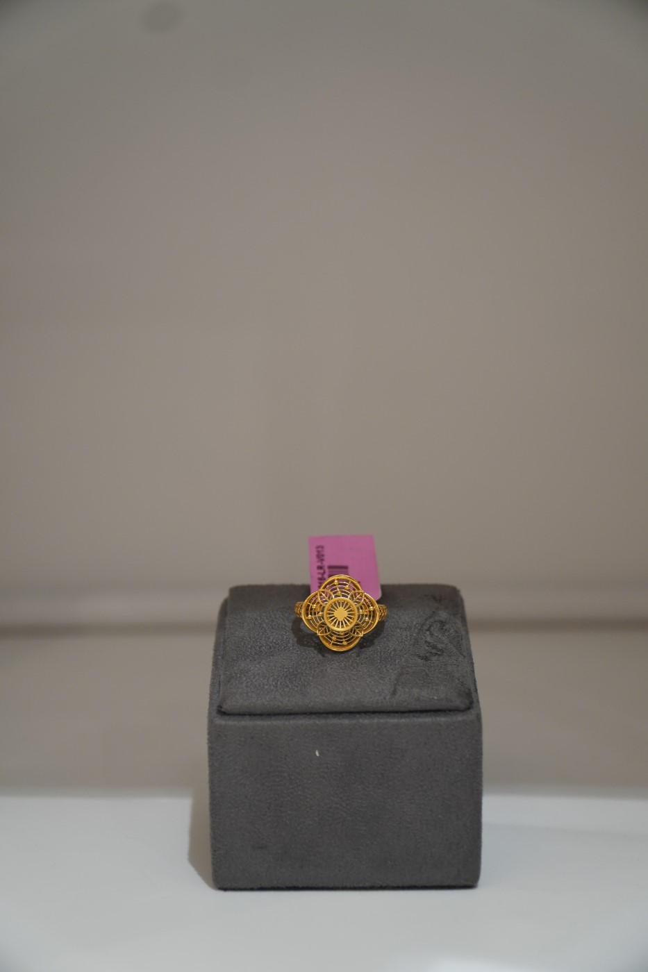 Ladies' Gold Ring - V013 view 2
