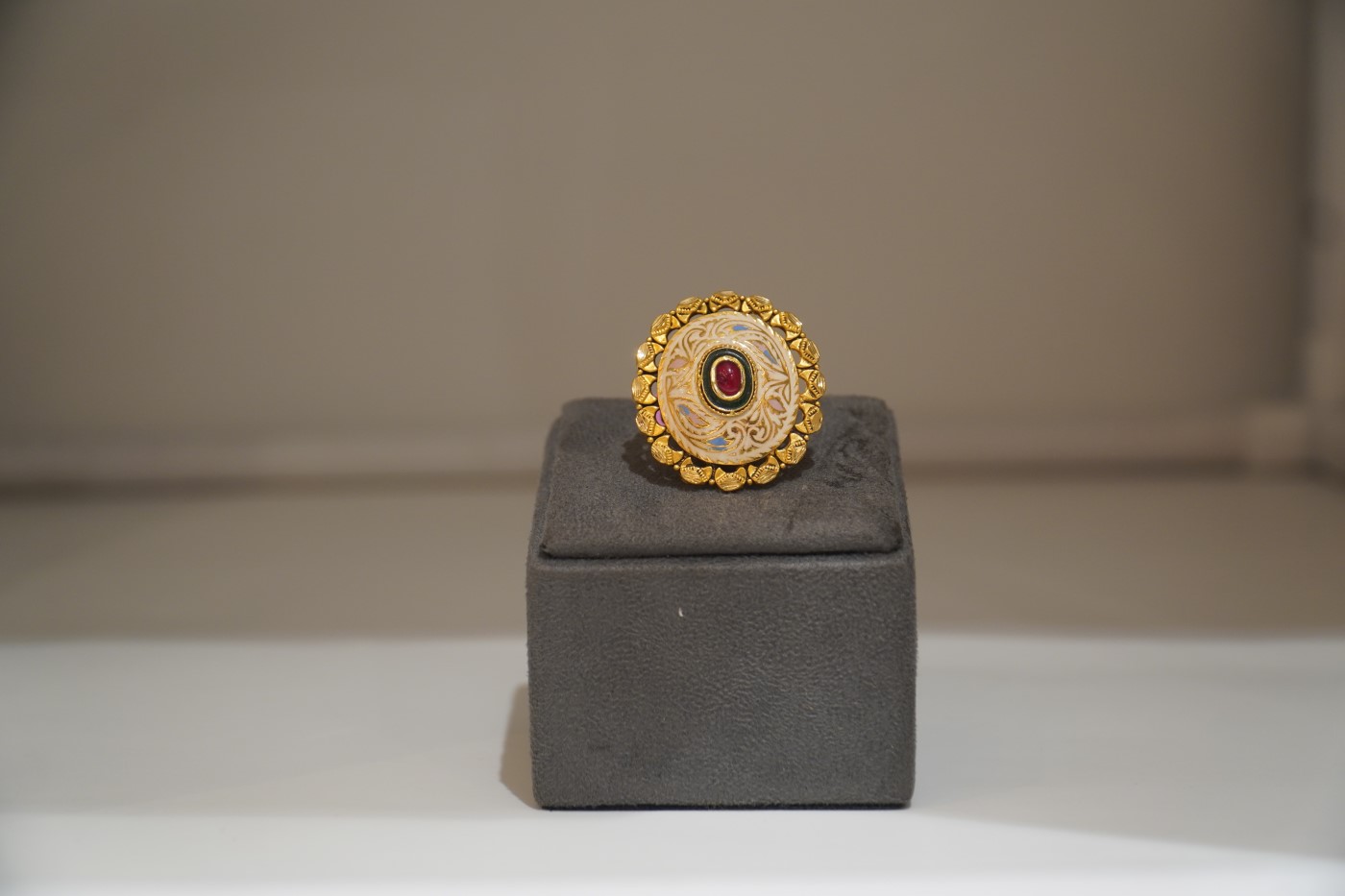 Ladies' Gold Ring - W530 view 2