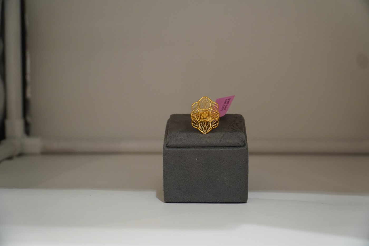 Ladies' Gold Ring - W657