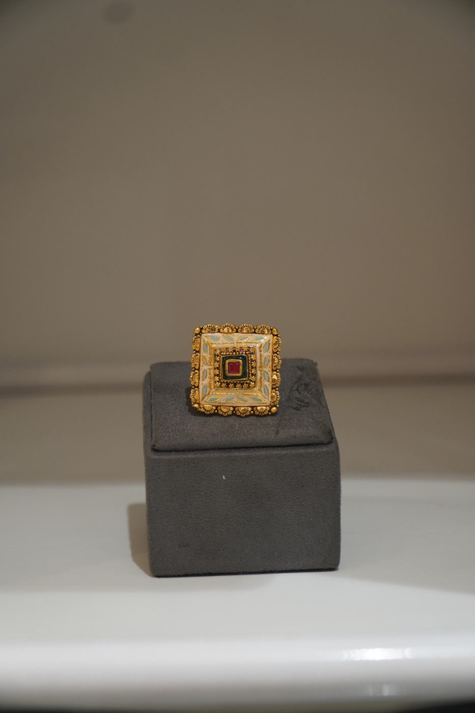 Ladies' Gold Ring - Y119 view 2