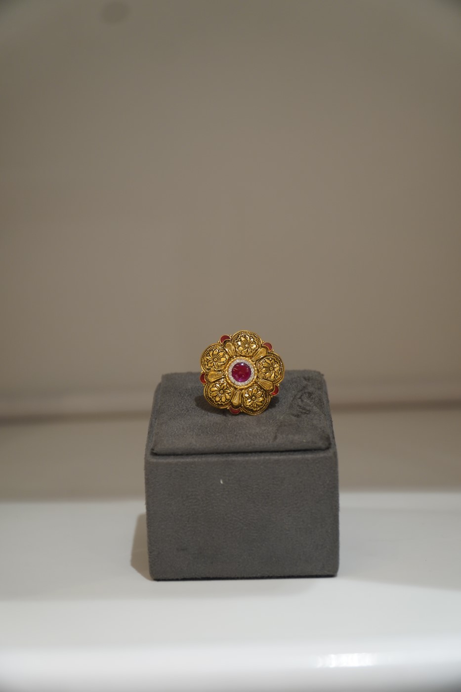 Ladies' Gold Ring - Z347 view 2