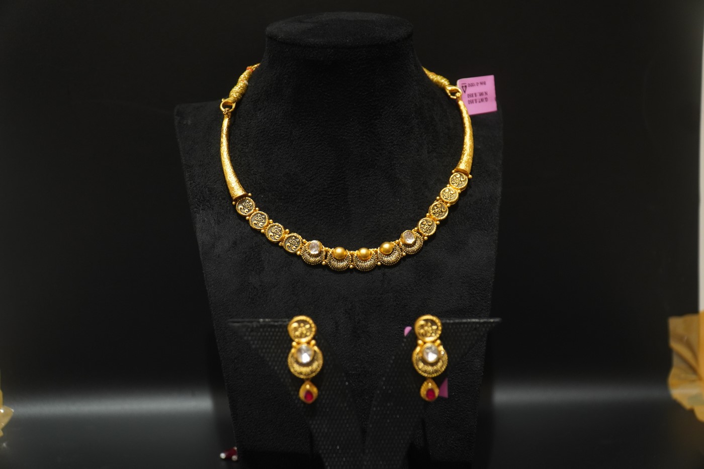 Gold Hasli Necklace Set - D885 view 3