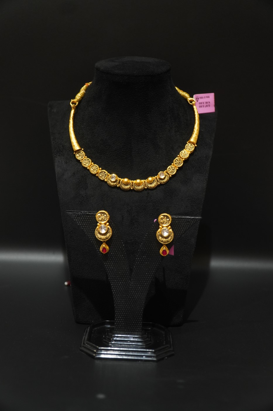 Gold Hasli Necklace Set - D885 view 4