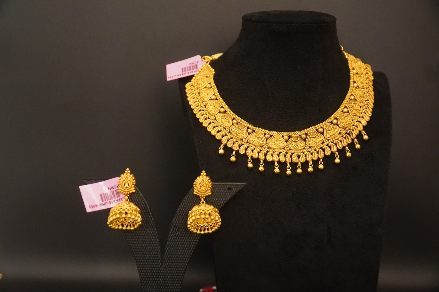 Gold Haar Necklace Set - J194