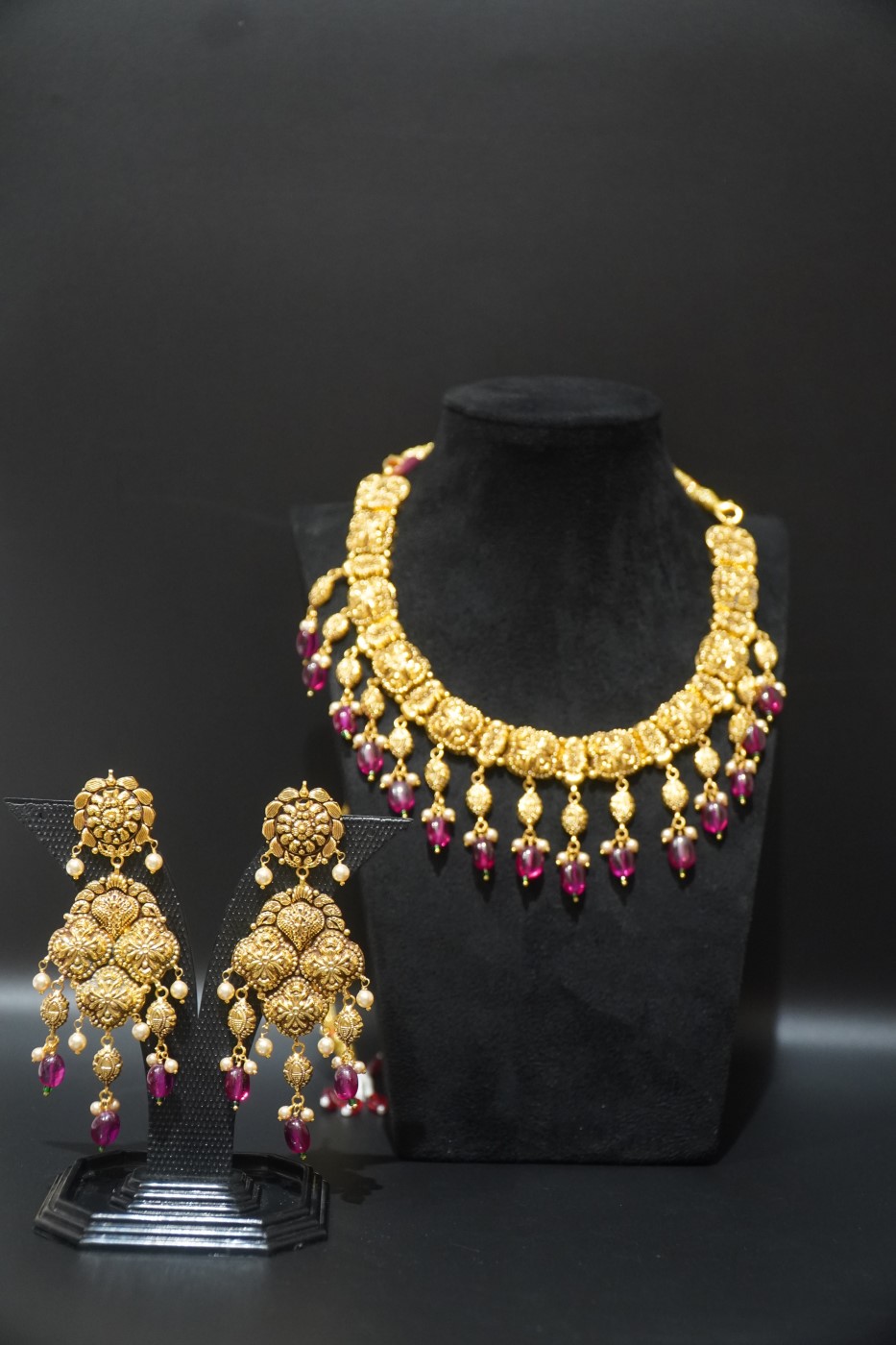 Gold Jewellery Set - K376 view 2