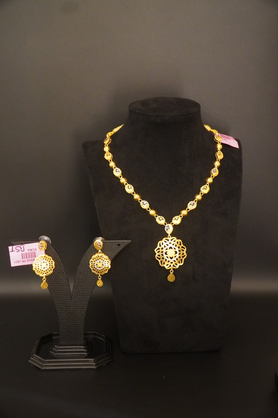 Gold Haar Necklace Set - Z767 view 2