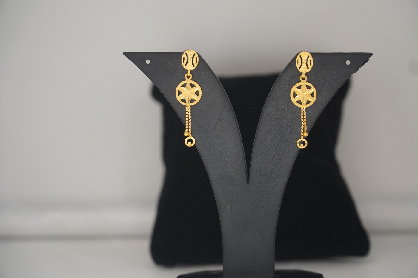 Gold Tops Earrings - R461