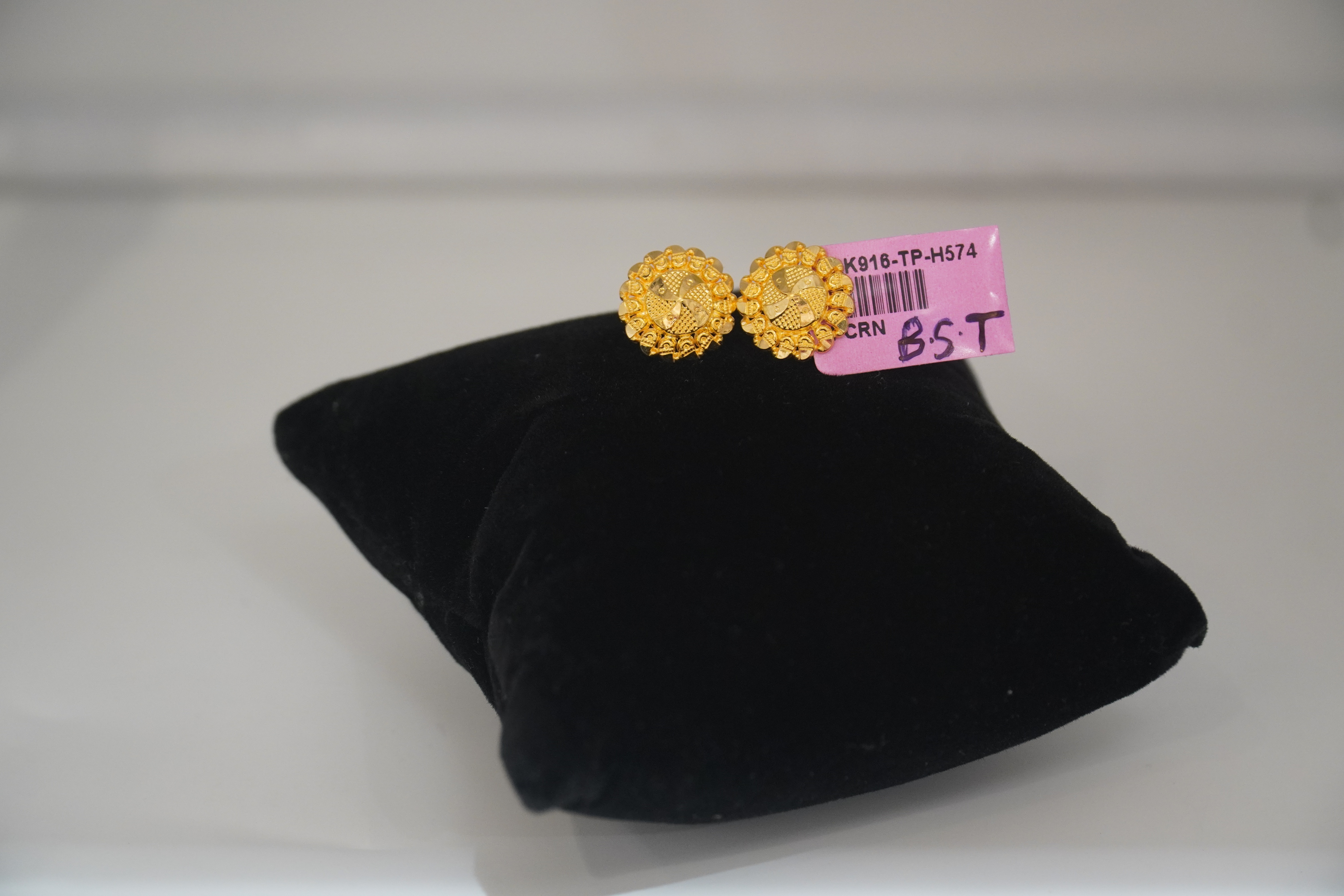 Gold Tops Earrings - H574