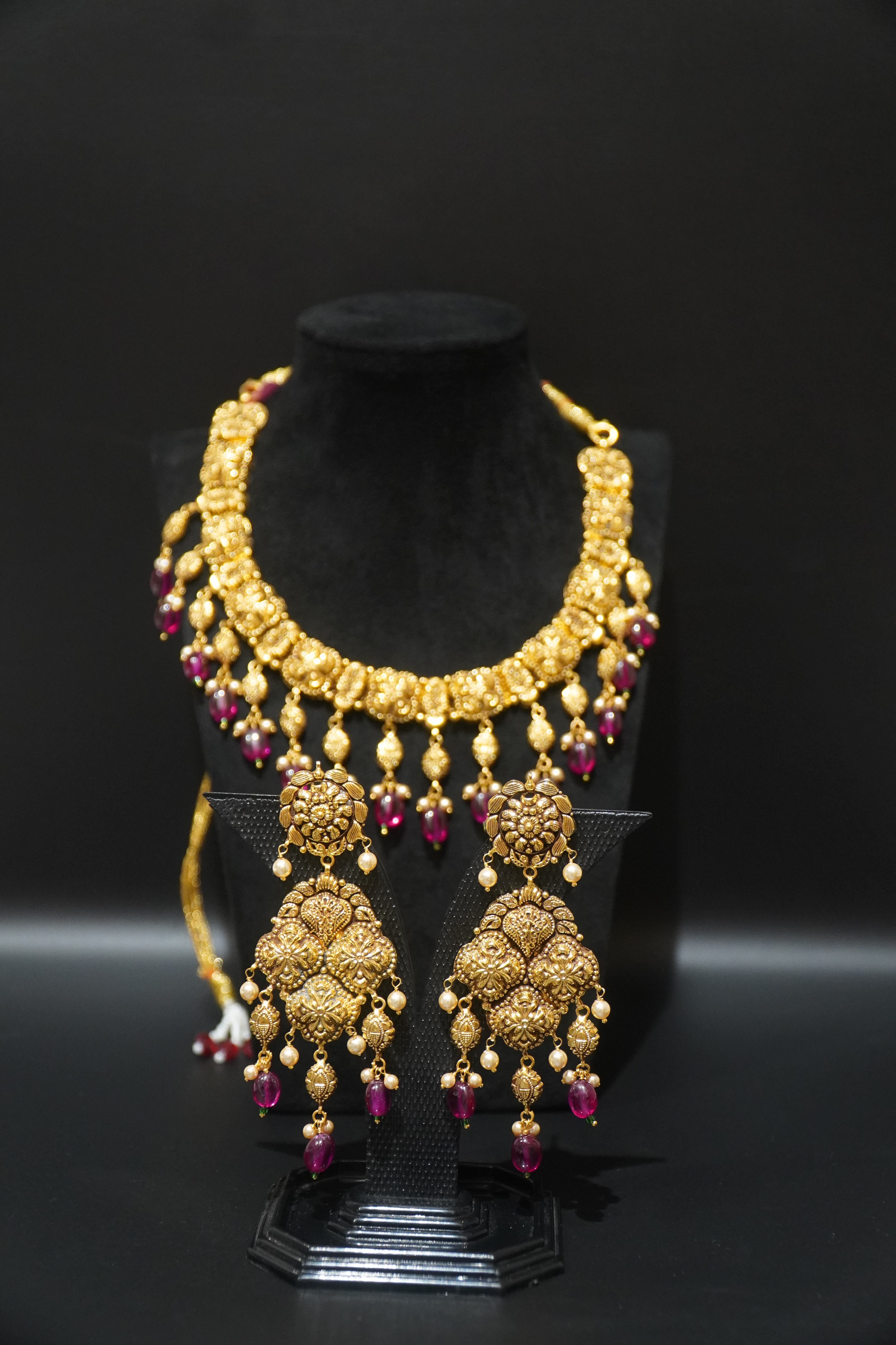 Gold Jewellery Set - K376