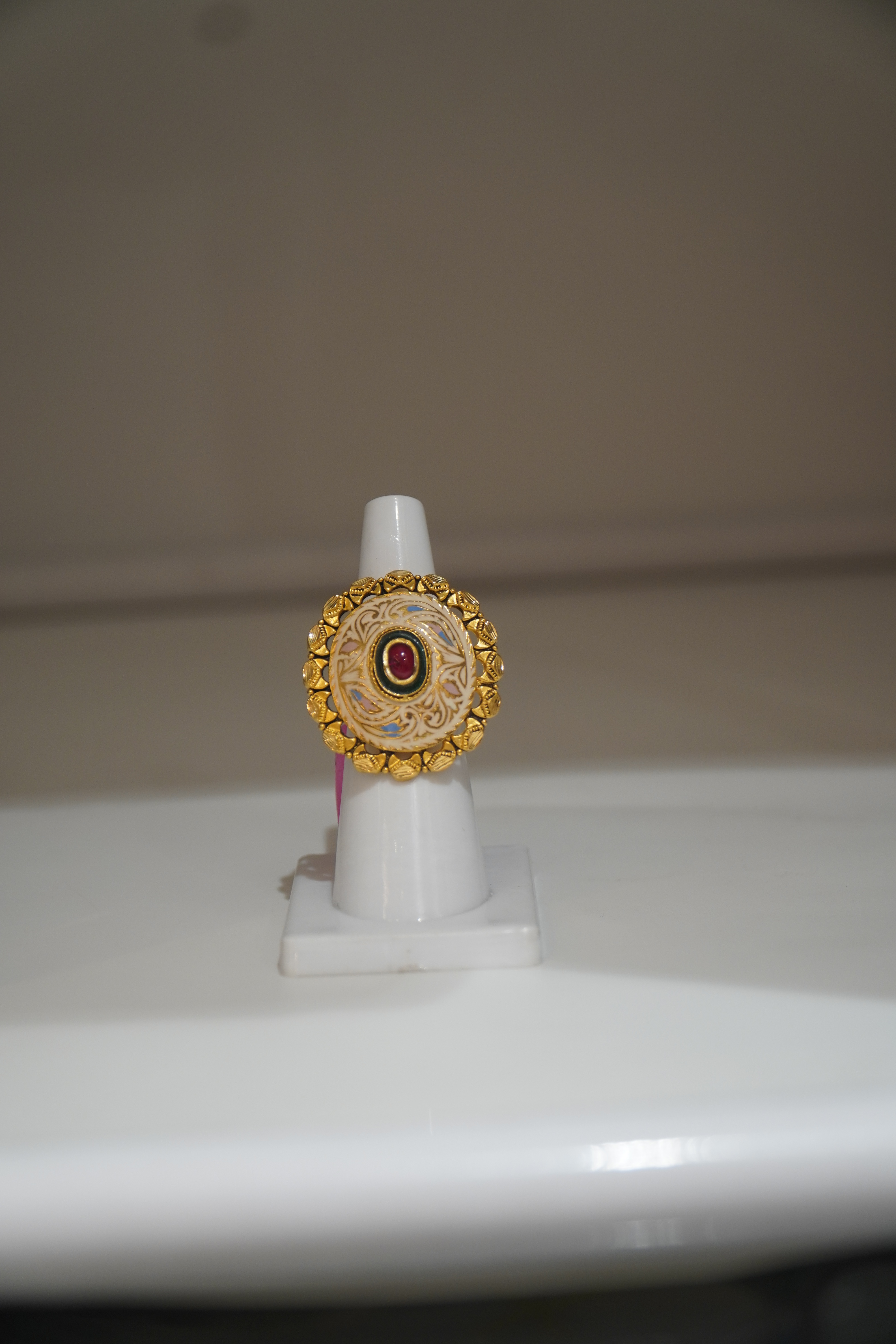 Ladies' Gold Ring - W530